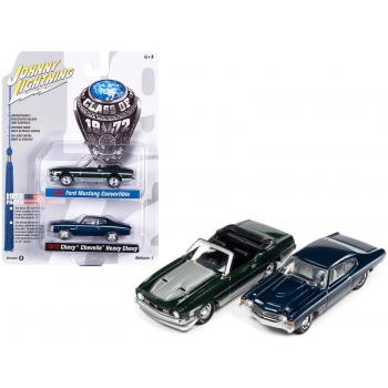 Johnny Lightning 1:64 Ford Mustang Convertible 1972 dark green & Chevrolet Chevelle SS 1972 fathom blue